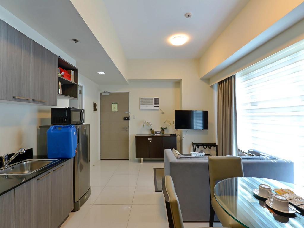 Currency Serviced Suites Manila Exterior photo