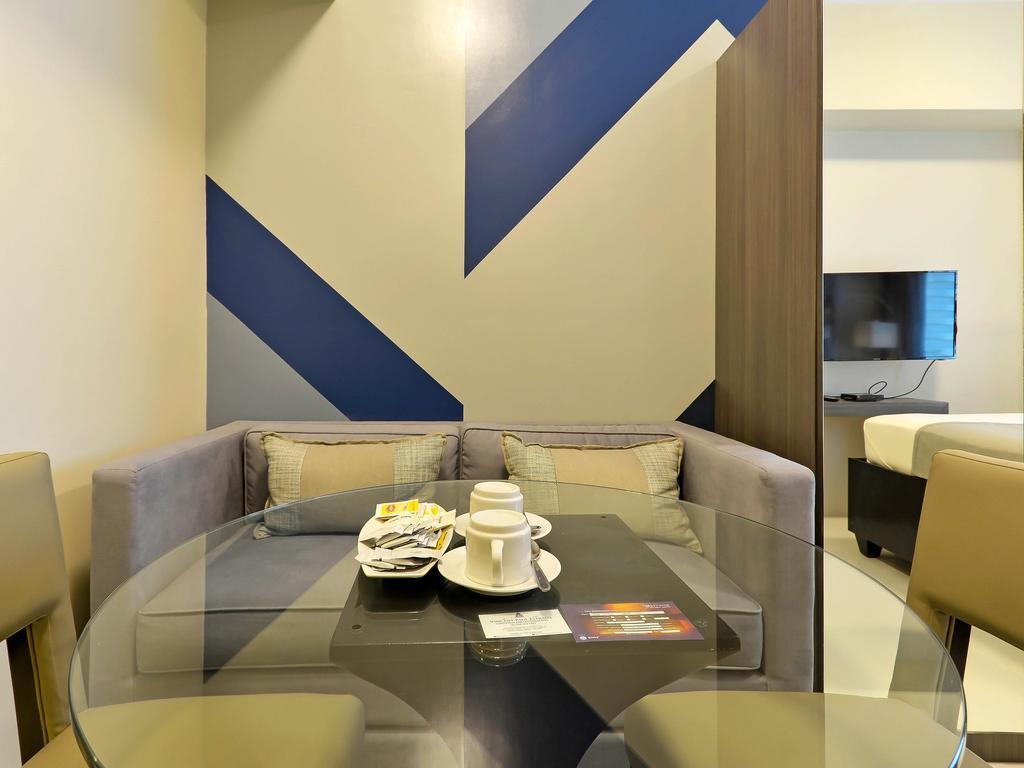 Currency Serviced Suites Manila Exterior photo