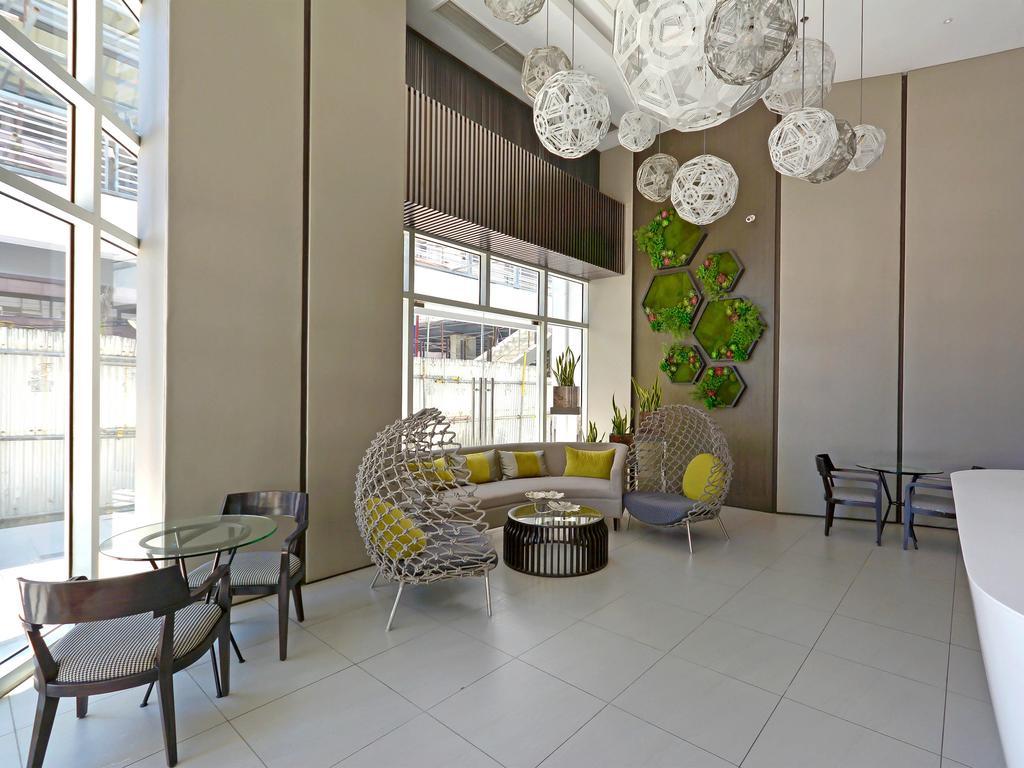 Currency Serviced Suites Manila Exterior photo