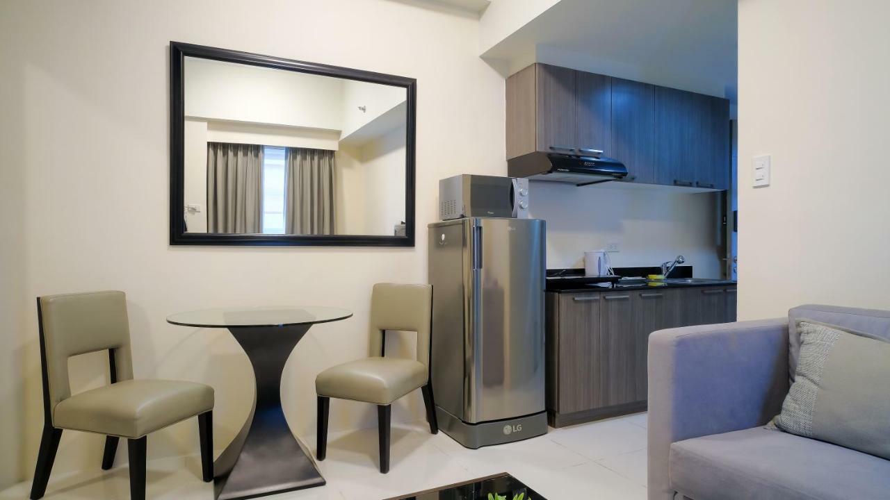 Currency Serviced Suites Manila Exterior photo