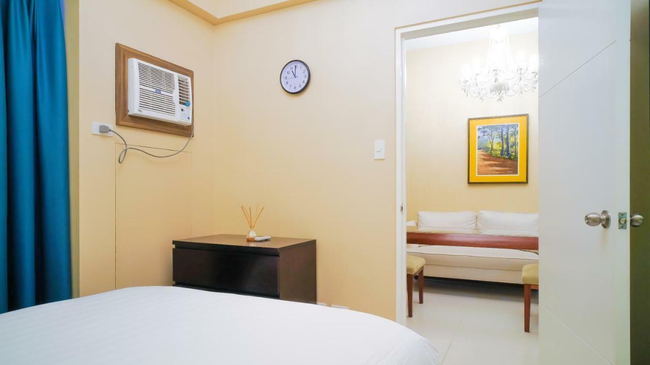 Currency Serviced Suites Manila Exterior photo